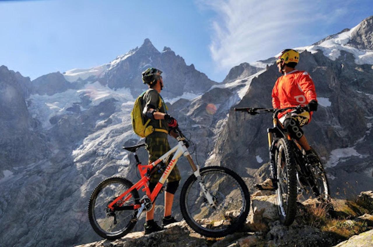 Chalet La Cachette Cyclists & Skiers Le Bourg-d'Oisans Bagian luar foto