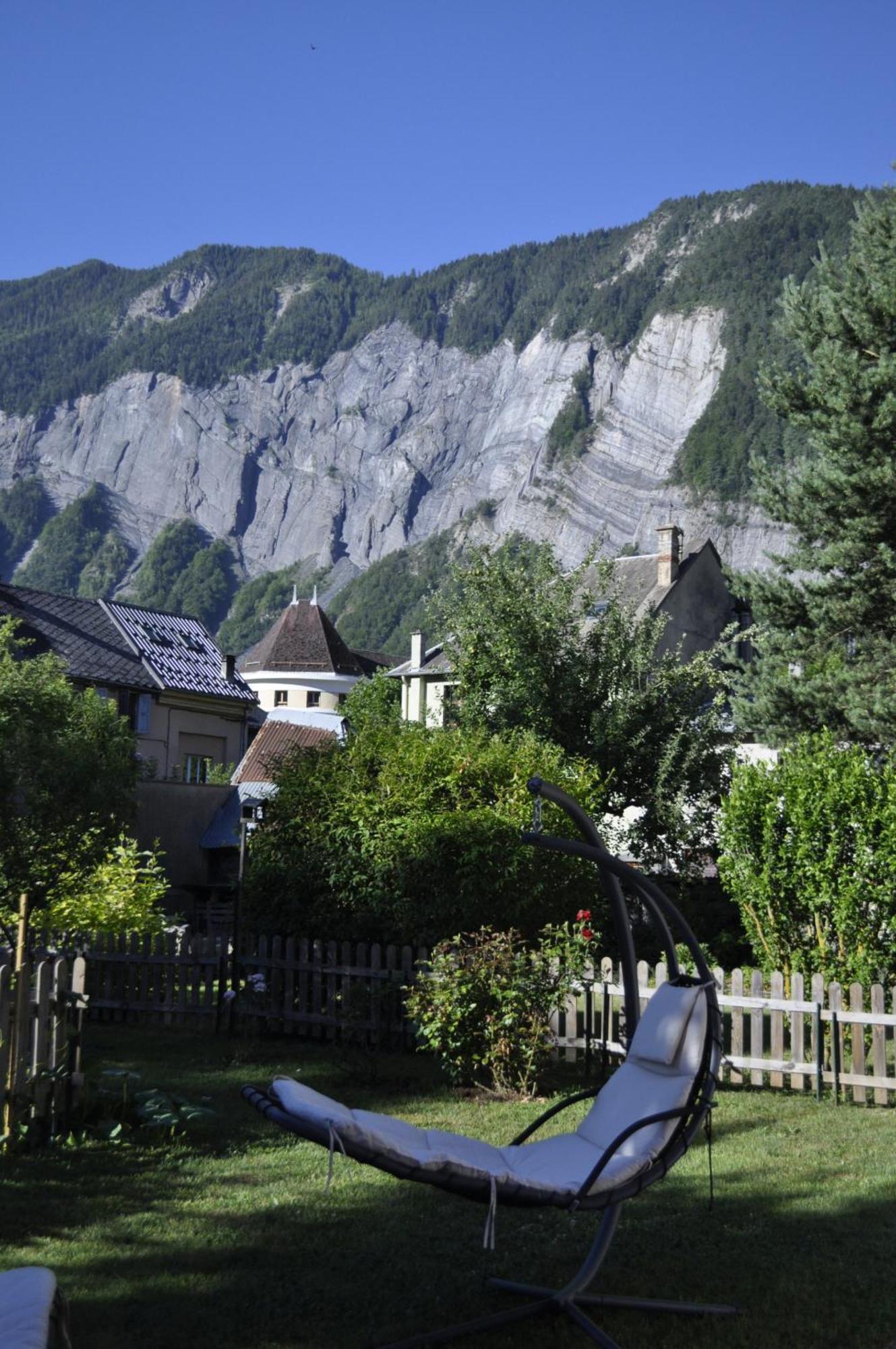 Chalet La Cachette Cyclists & Skiers Le Bourg-d'Oisans Bagian luar foto