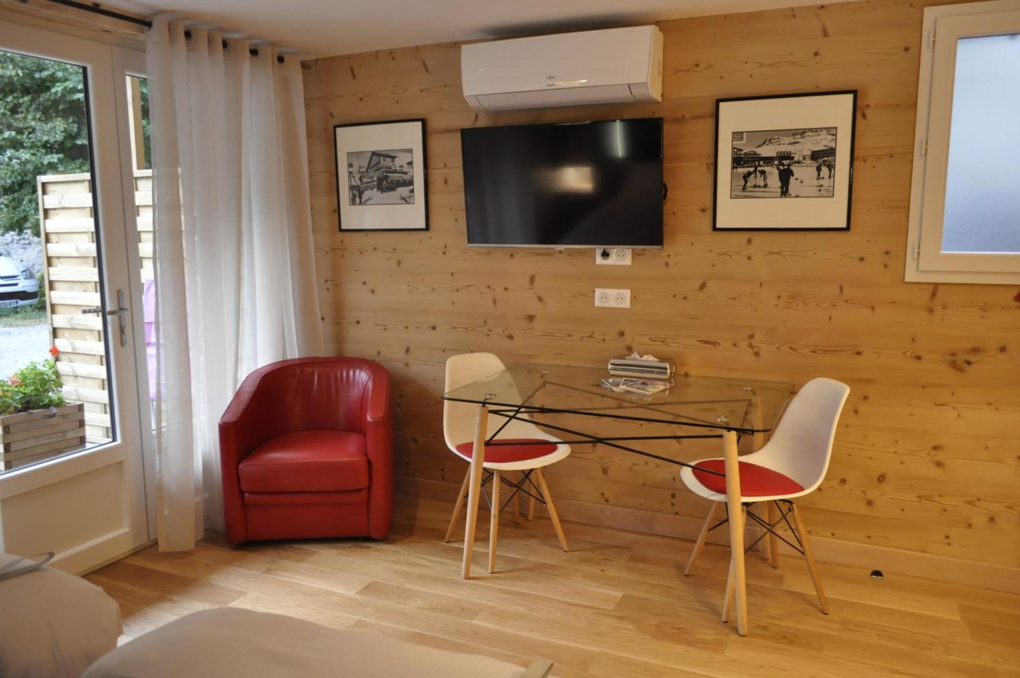 Chalet La Cachette Cyclists & Skiers Le Bourg-d'Oisans Bagian luar foto